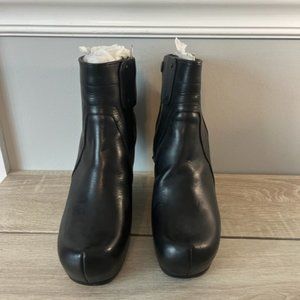 Vero Cuoio Black Boot Wedges